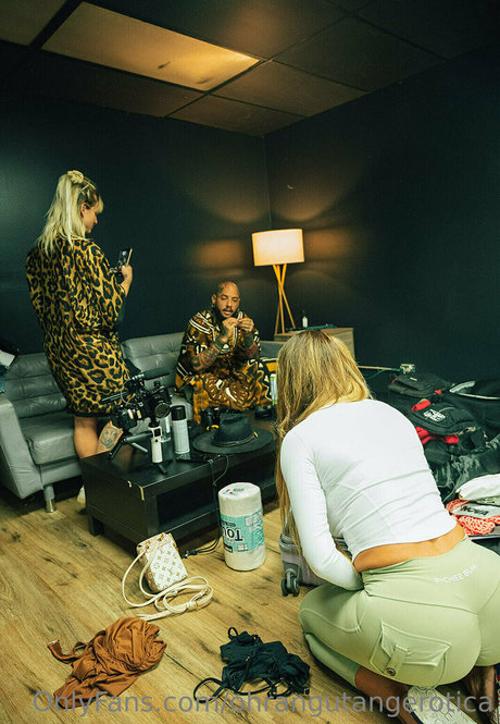 ohrangutangerotica model exclusive pictures