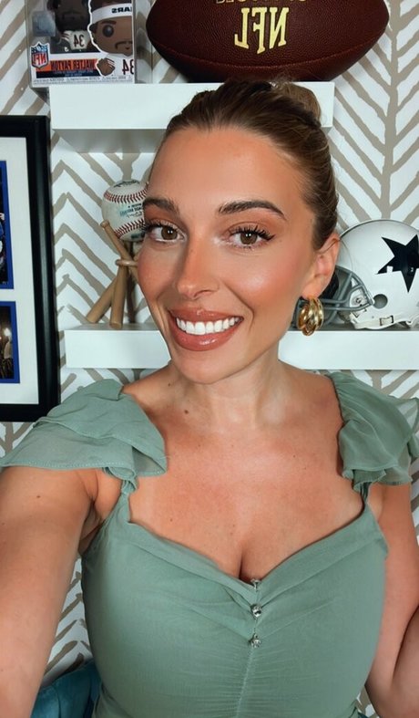 Taylor Mathis perfect model pics