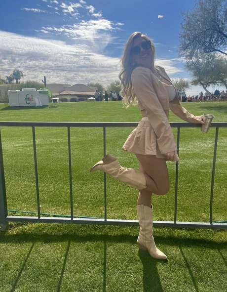 Taylor Mathis star top photos