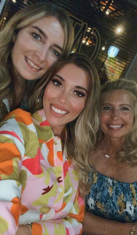 Taylor Mathis exclusive actress galleries