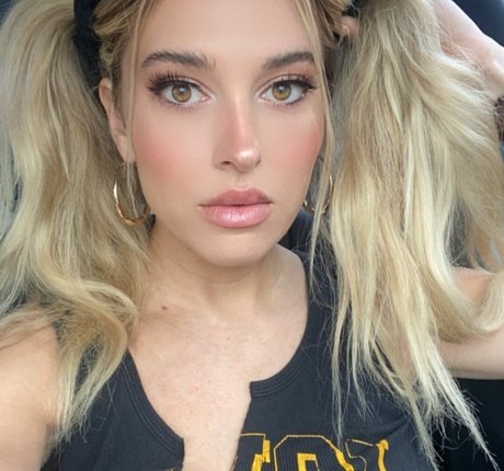 Taylor Mathis beautiful actress archive