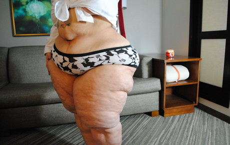 bigbootyasshley pornstar xxx image