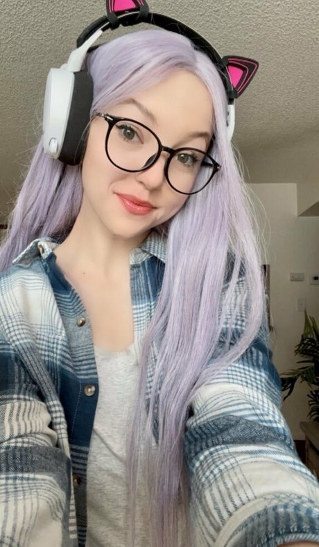 Eralia hot model picture