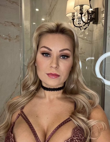 iidazsofia free actress images