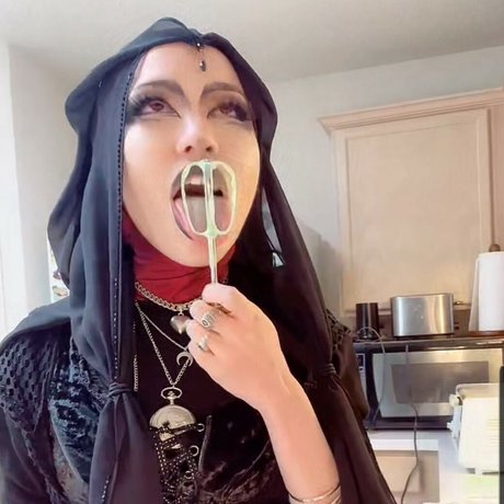 Notyourabg model beautiful image