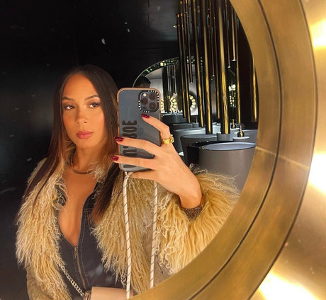 morganmunroe model art pic