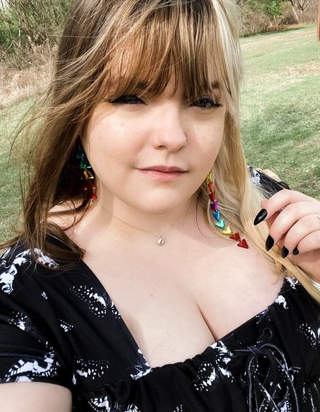 Meg Kaylee model adult pictures