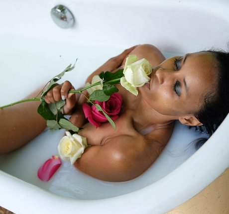 pretty onlyfans top img