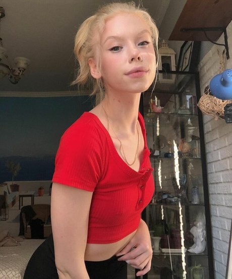 Sonyaplush model xxx pics