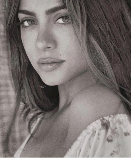 Emeraude Toubia xxx pornstar pics