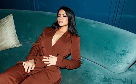 Emeraude Toubia hd pornstar pic