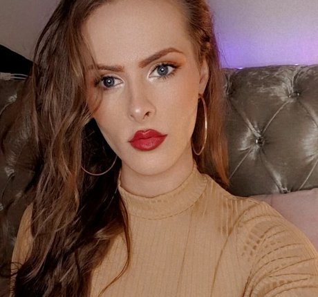 Nikki Harper perfect model pic