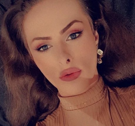 Nikki Harper pretty actress images