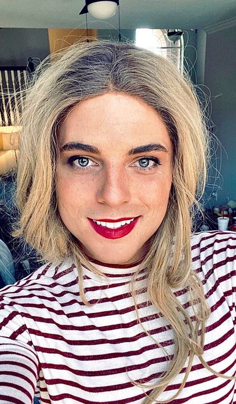 noellenights naked star pic