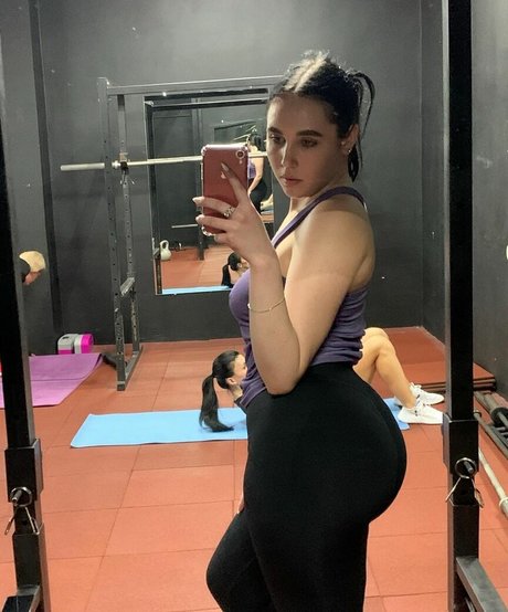 anattienn naked actress gallery