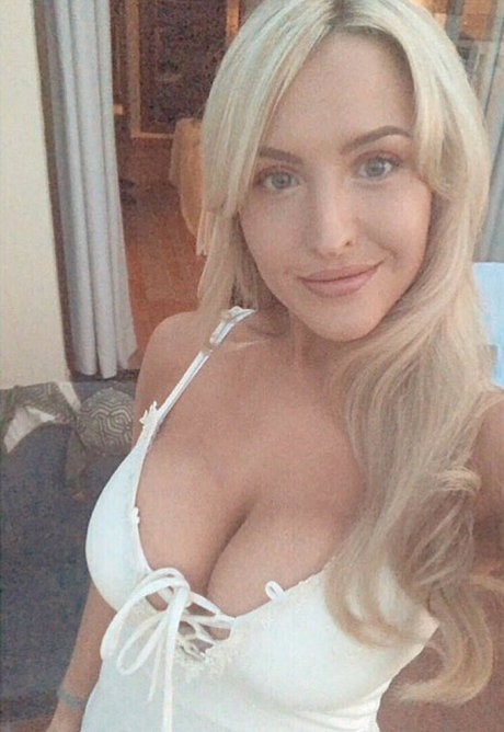 Eljonesuk star exclusive images