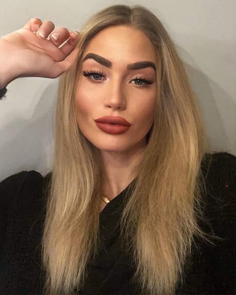 Lucie Gaumont pretty pornstar pics