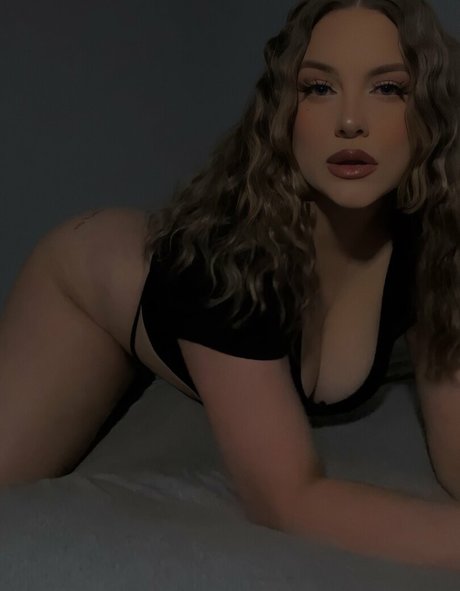 Brelynn model beautiful image