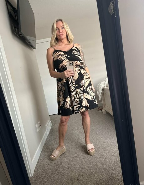 mserikka model naked picture