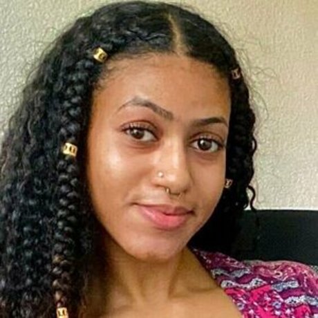 laylaybrat star nudes picture