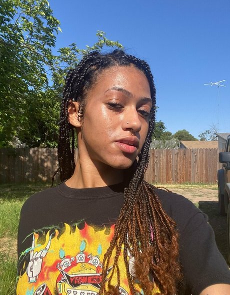 laylaybrat model xxx image