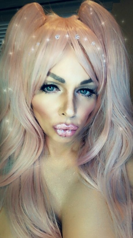 nadiavalentine nudes model image