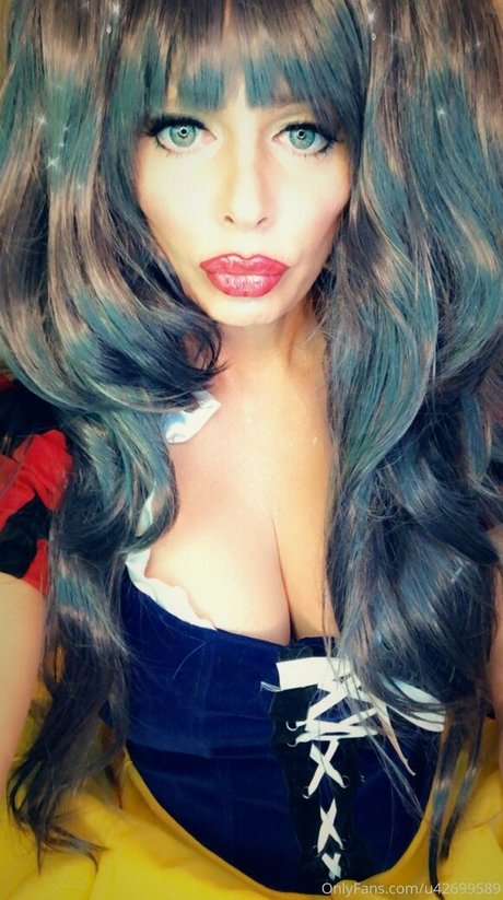 nadiavalentine nudes model picture