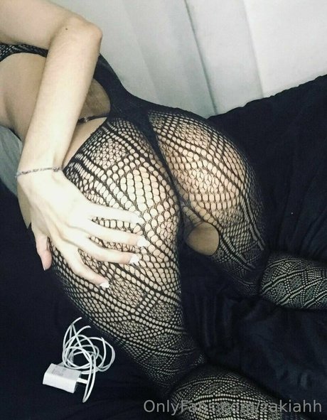 zakiahh exclusive model pics