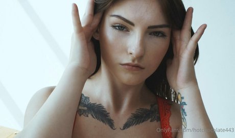hotchocolate443 model adult img