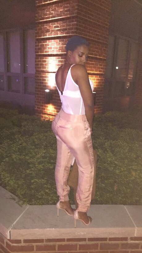 _Judy Cheekz_ nice model photo