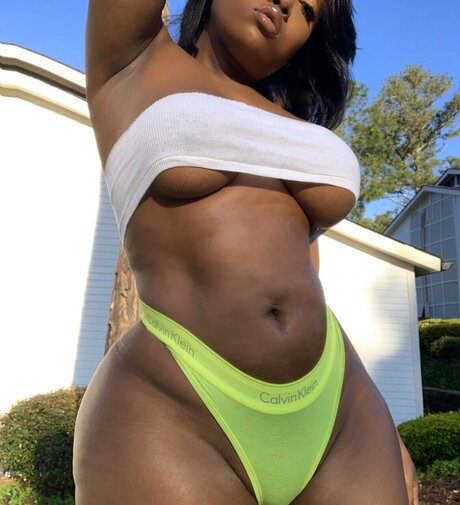 Lina Rae pornstar naked gallery