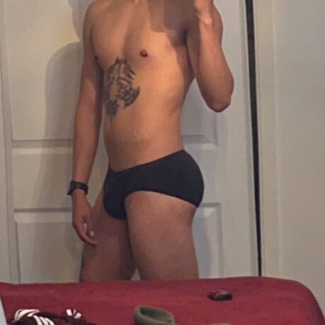 Hole y boy star photos