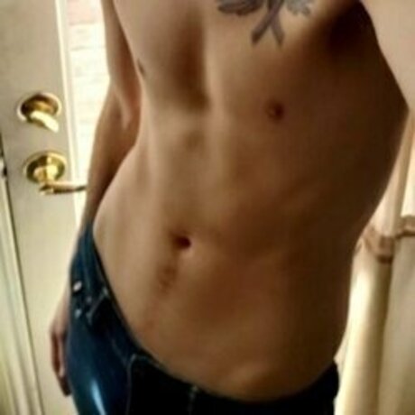 Coach Hung star nude gallery