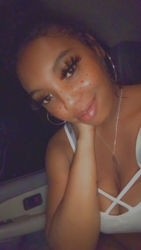 MzPoohie model naked pics