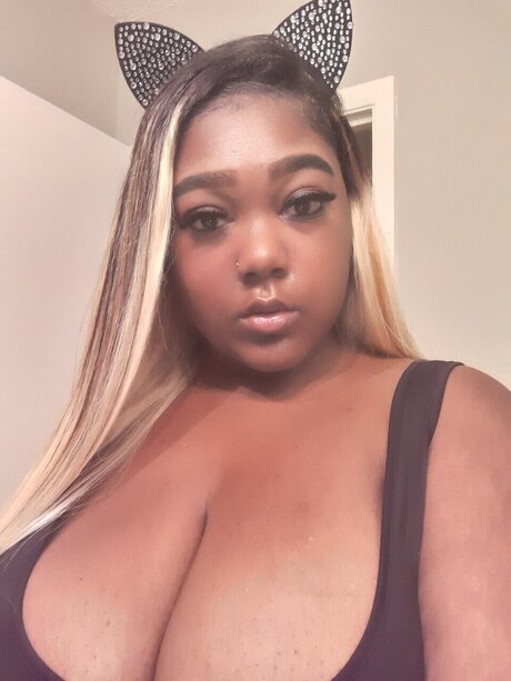 Pretty Doll star erotic img