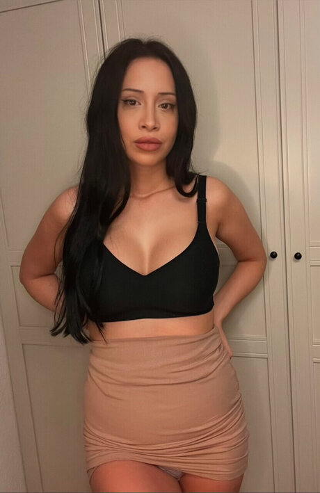 Naila imani hot star photos