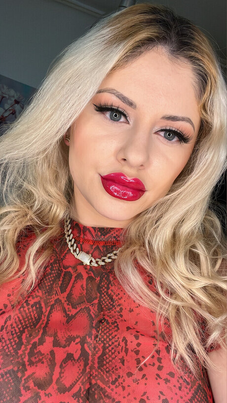 Janelle Brown perfect actress picture