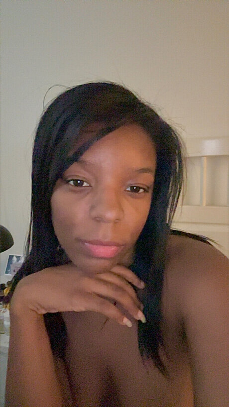 Holly woodz porn model pic