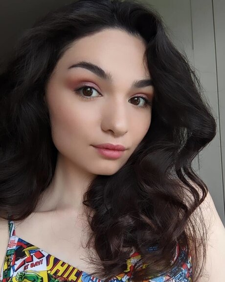 Elmira VIP PAGE pornstar high quality pics