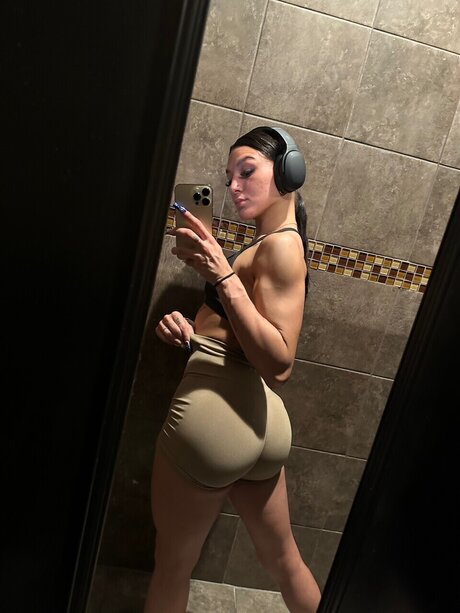 Ash Love perfect pornstar image