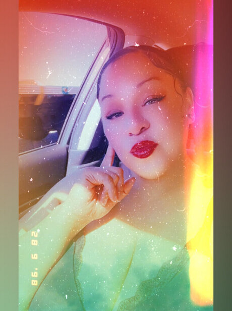 Mz Shakur_ hot star pic