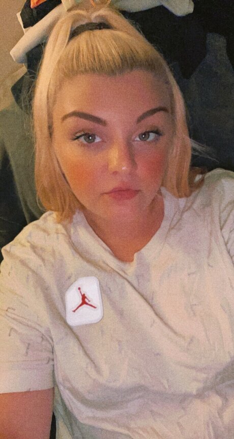 Babygirl0202 model nice image