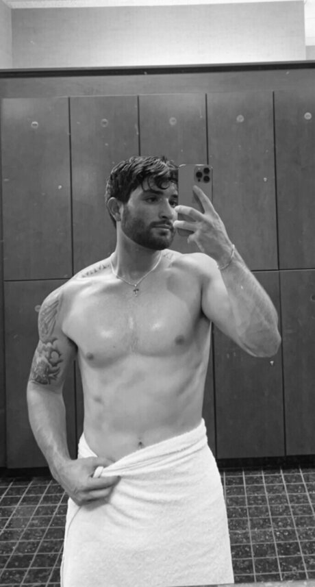 CHRIS pretty model picture