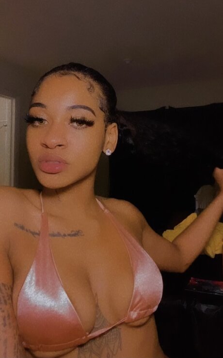 Illy erotic pornstar photos