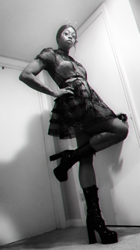 LadyRen10 adult actress pics