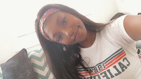 Kahmelia xxx pornstar picture