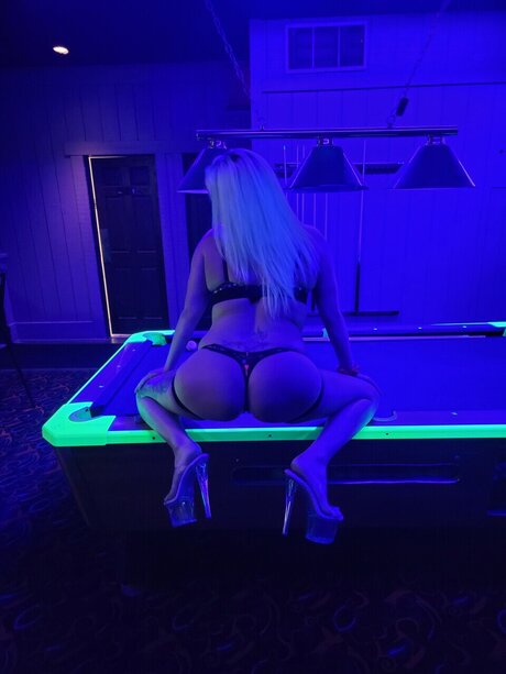 MeganAmazin model porn photos