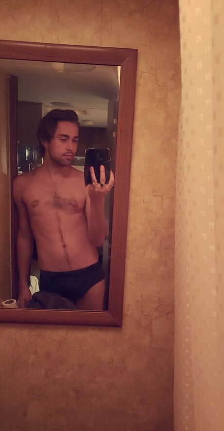 Ryanvenus model erotic photos