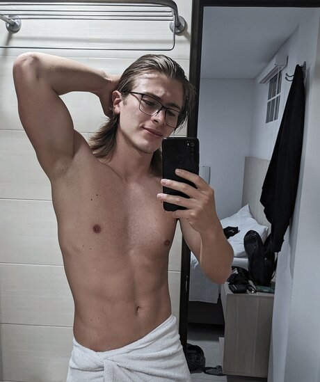 Sebasti n Relish model adult pictures