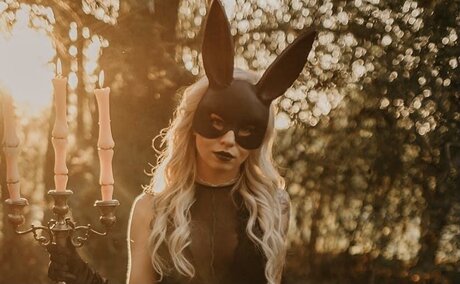 HarleyTheAnimal art model pic